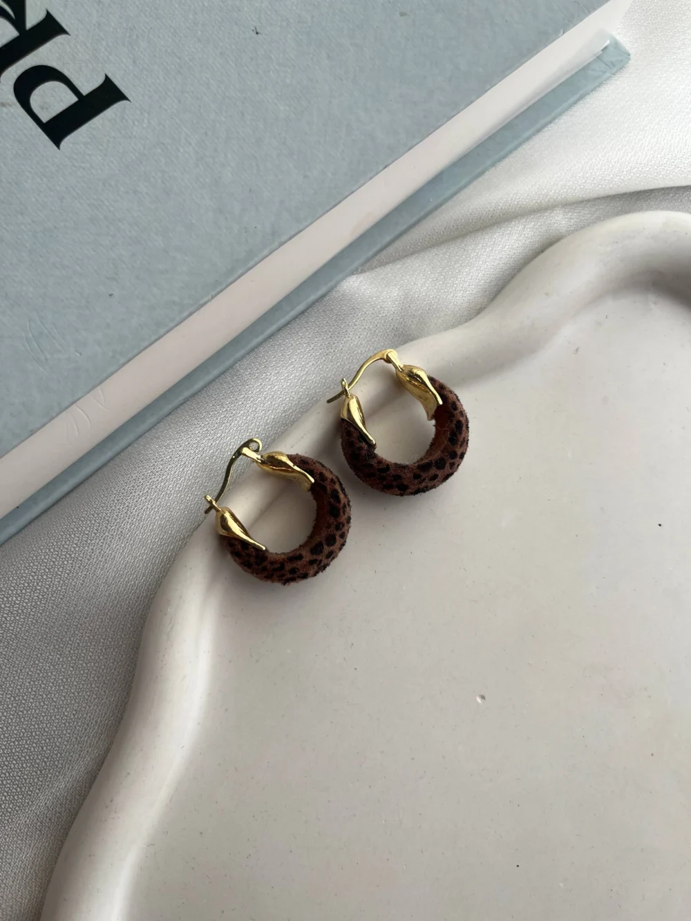 گوشواره مخمل پلنگی