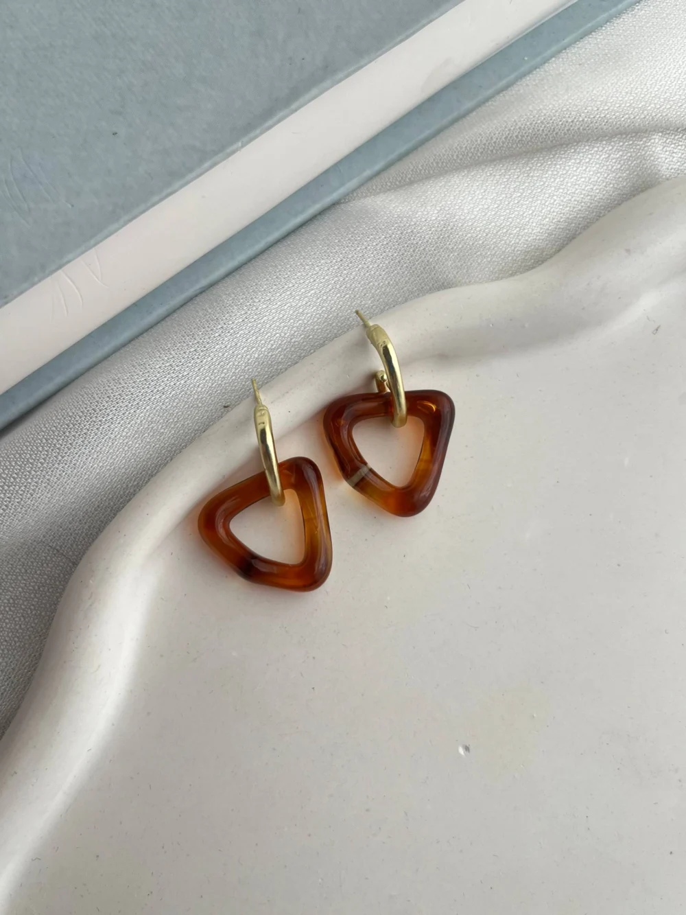 گوشواره رزینی مثلثی