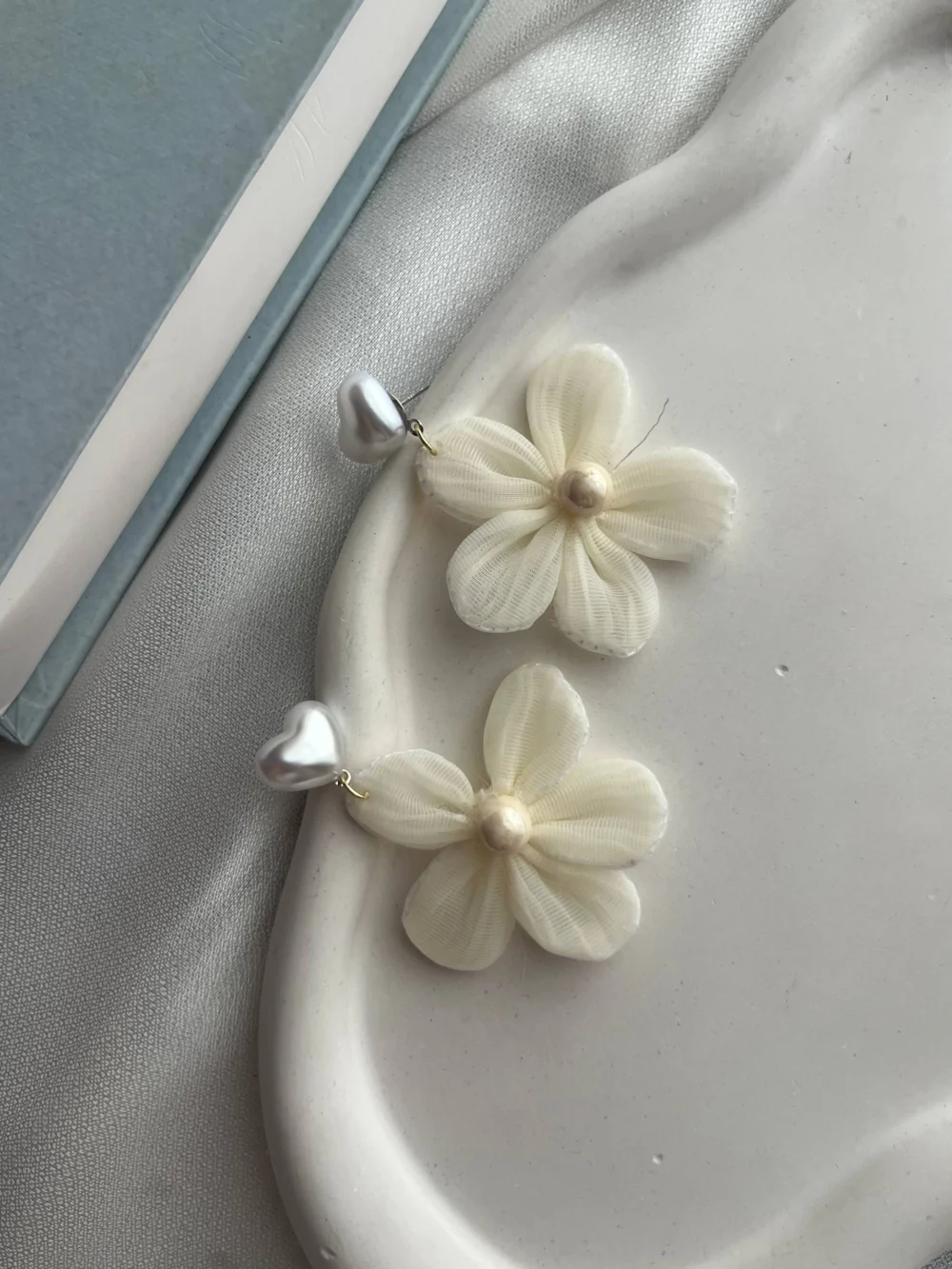 گوشواره پارچه ای گل و مروارید